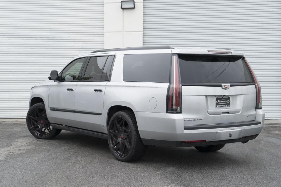  Cadillac Escalade on Forgiato Wheels (Finestro-M) 2017 года  (фото 2 из 2)